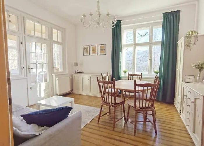 Marcówka M4 - Duży W Historycznej Willi Z Ogrodem Apartament